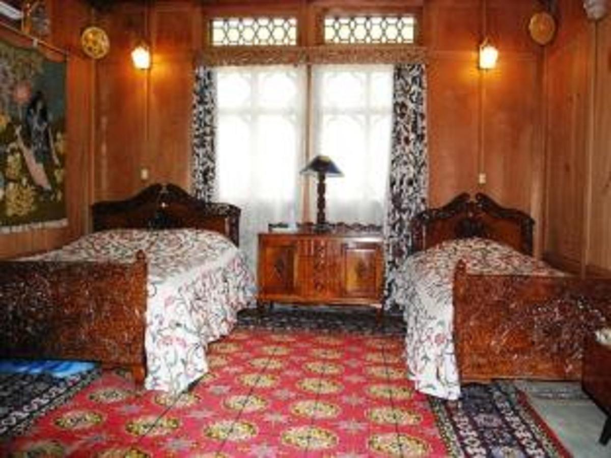 New Jersey Houseboats Hotel Nagin Bagh Room photo